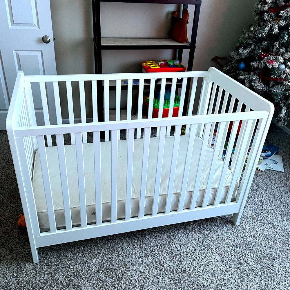 Pottery Barn Kids Nash Convertible White Crib